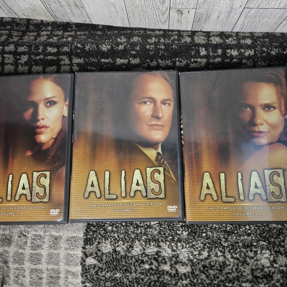 ALIAS The Complete Second Season DVD Box Set DVD - Picture 2 of 8